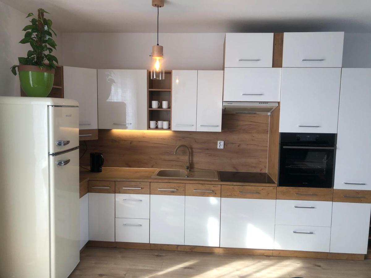 Tatra Billetee Apartman S Luxusnym Vyhladom Na Vysoketatry A Sukromnym Wellness Попрад Екстер'єр фото